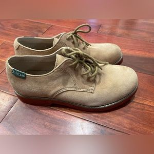 Mens 8.5 Eastland Buck shoes